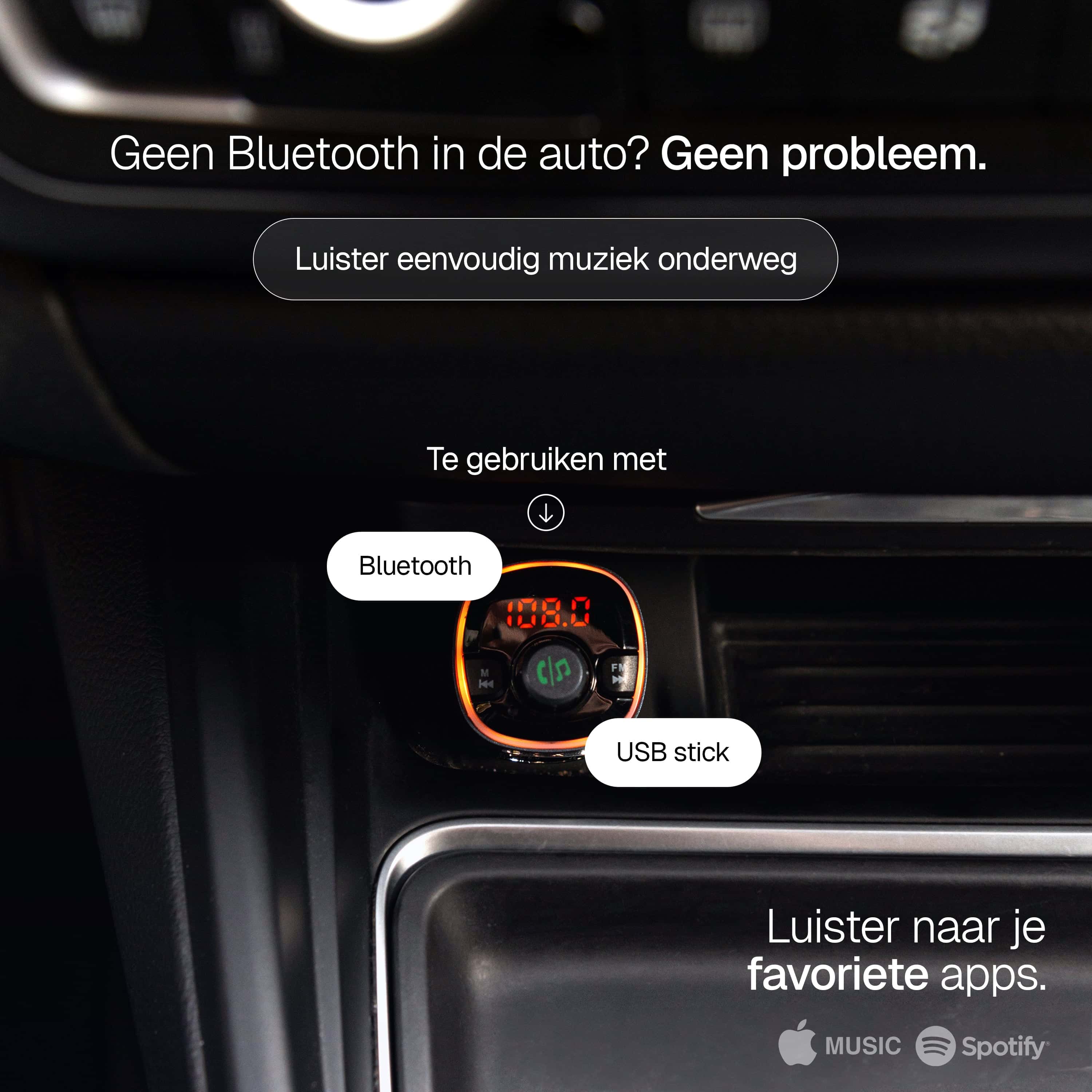 FM Transmitter aangesloten op 12V poort in auto-interieur